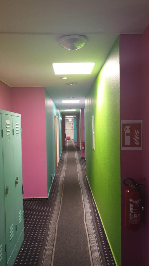 Isas Hostel Берлин Экстерьер фото