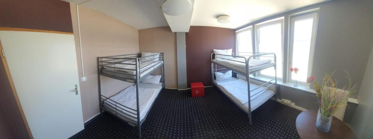 Isas Hostel Берлин Экстерьер фото