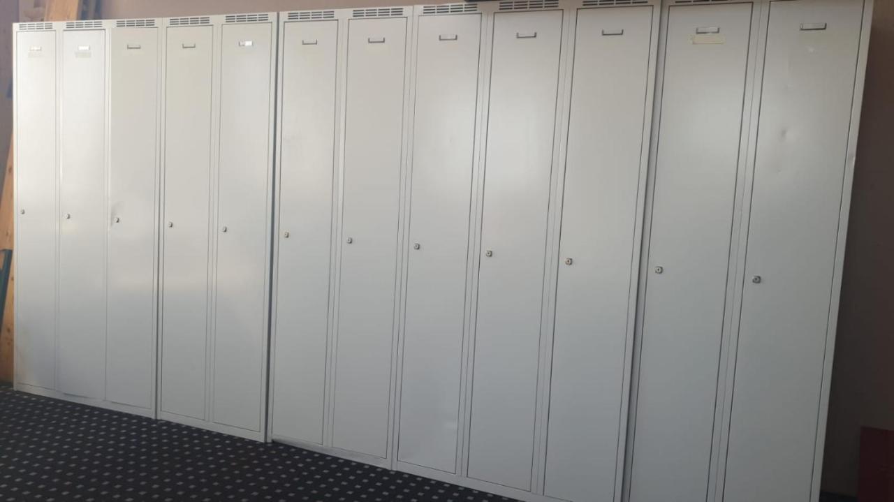 Isas Hostel Берлин Экстерьер фото